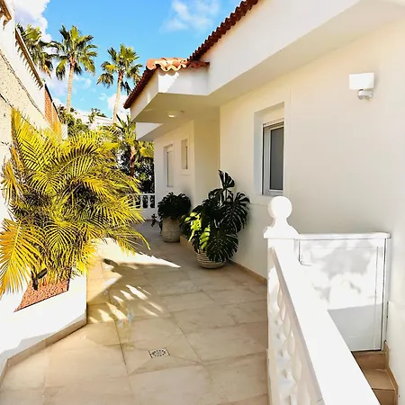 Margarita Ocean View And Private Heated Pool אדחה